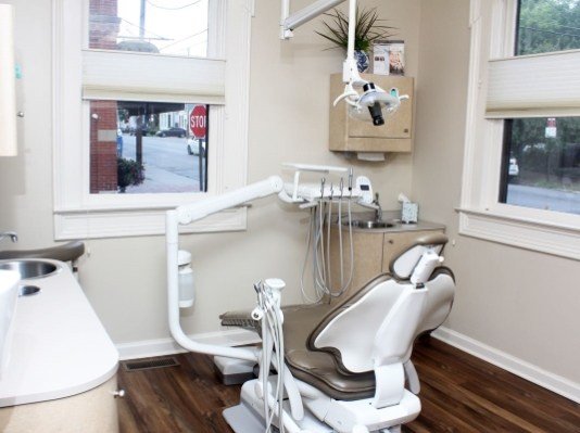 Dental treatment chair